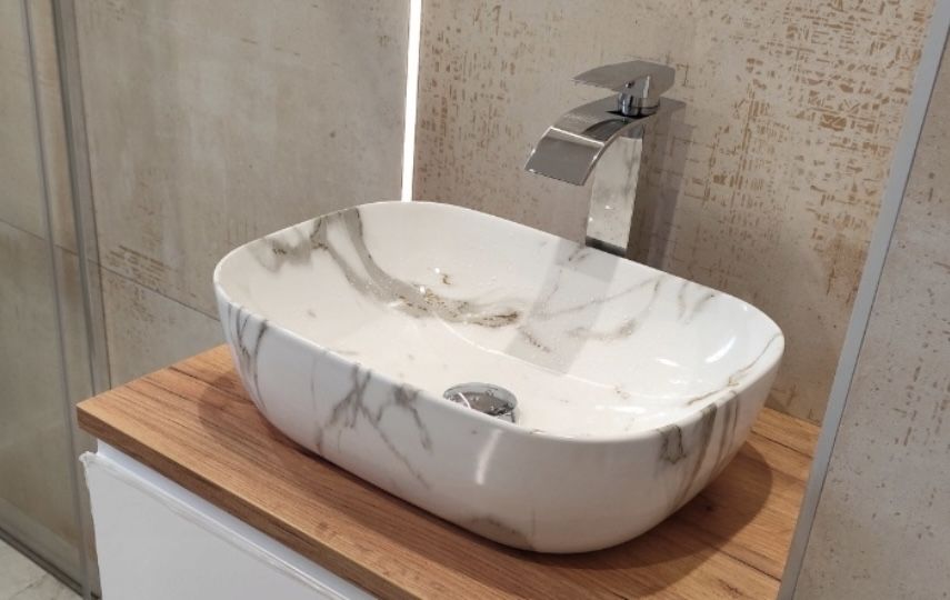 Umywalka ceramiczna nablatowa prostokątna