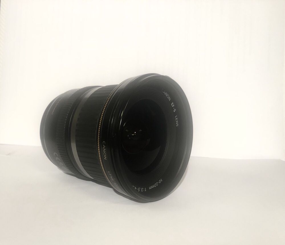 Objectiva Canon 10-22mm