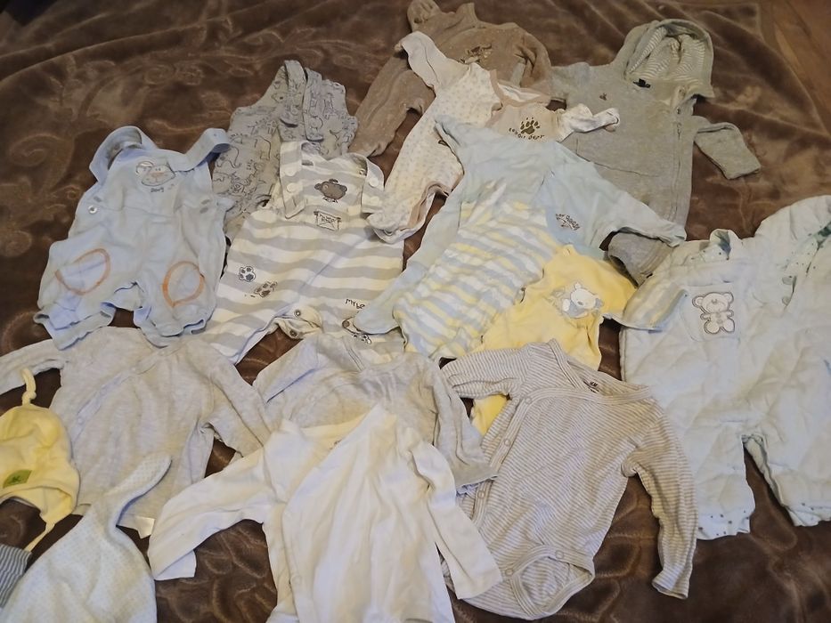 Ubranka dla niemowlaka 56-62