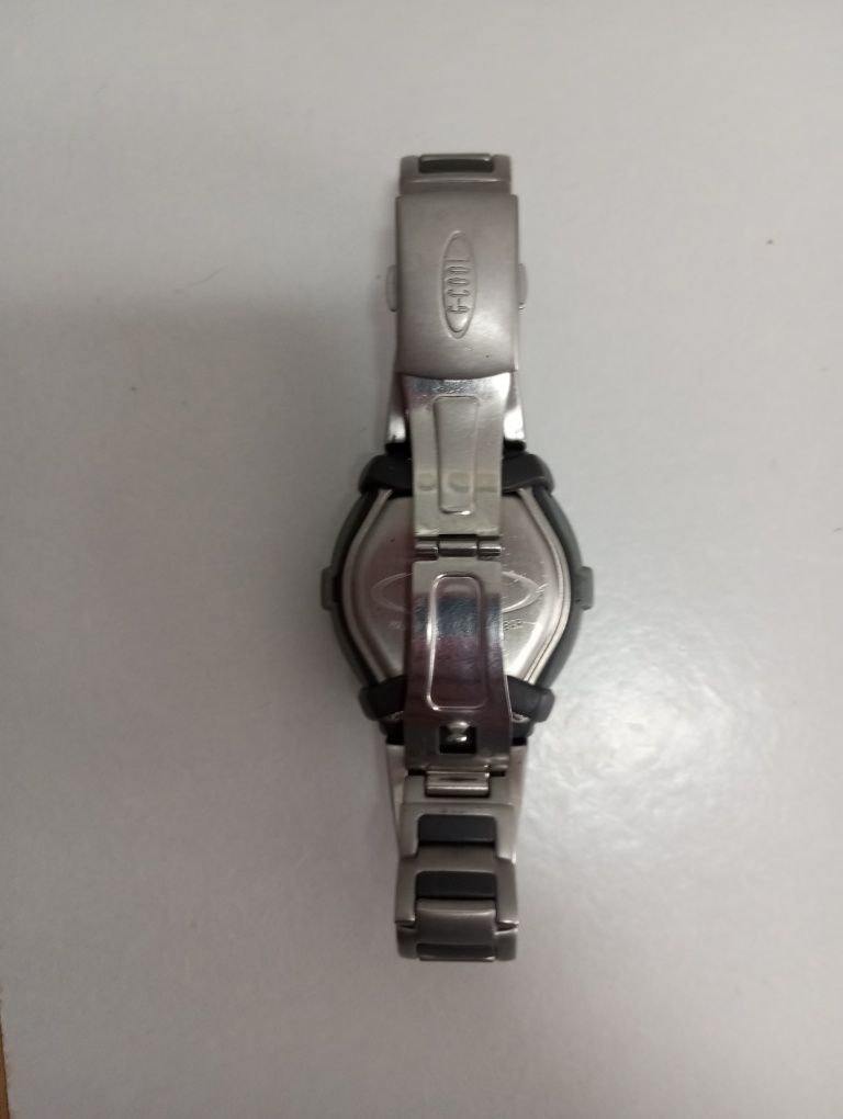 Relógio Casio G Cool GT 004 muito RARO ( todo metal )
Tem uma pulsei