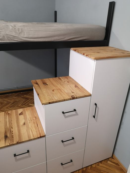 Łóżko antresola z szufladami