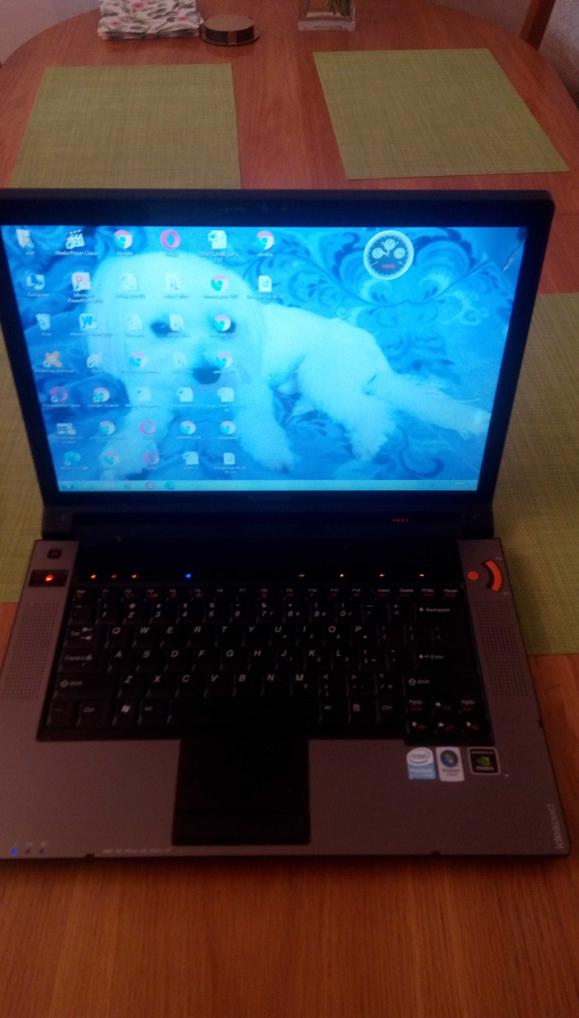 Laptop Lenovo Y530, idealny dla graczy.