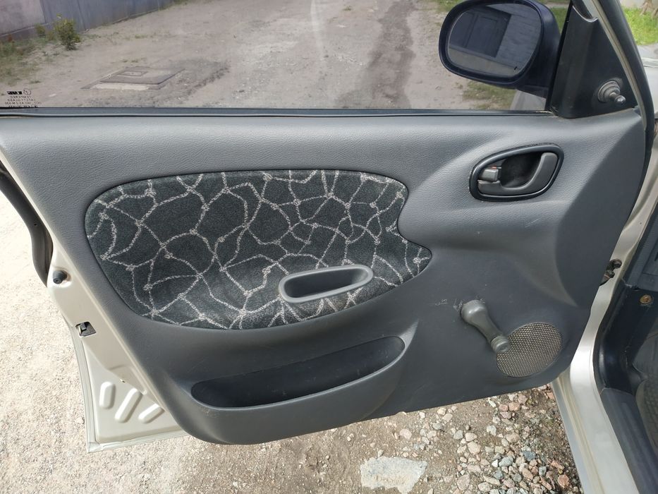 Автомобіль Деу Ланос