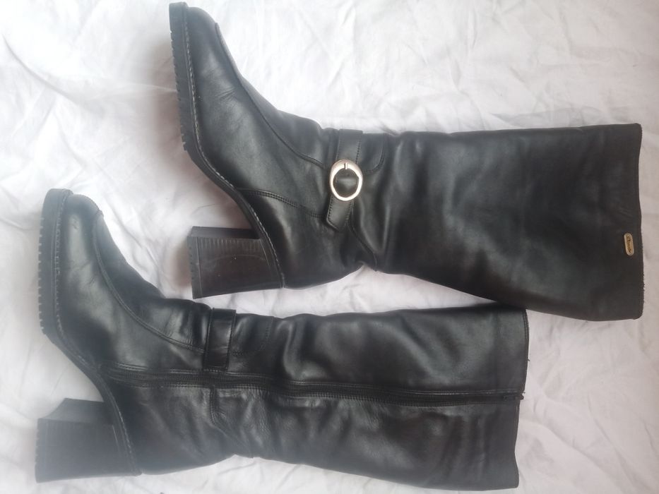 Зимние кожаные черные сапоги с мехом внутри, 41 размер, на каблуках