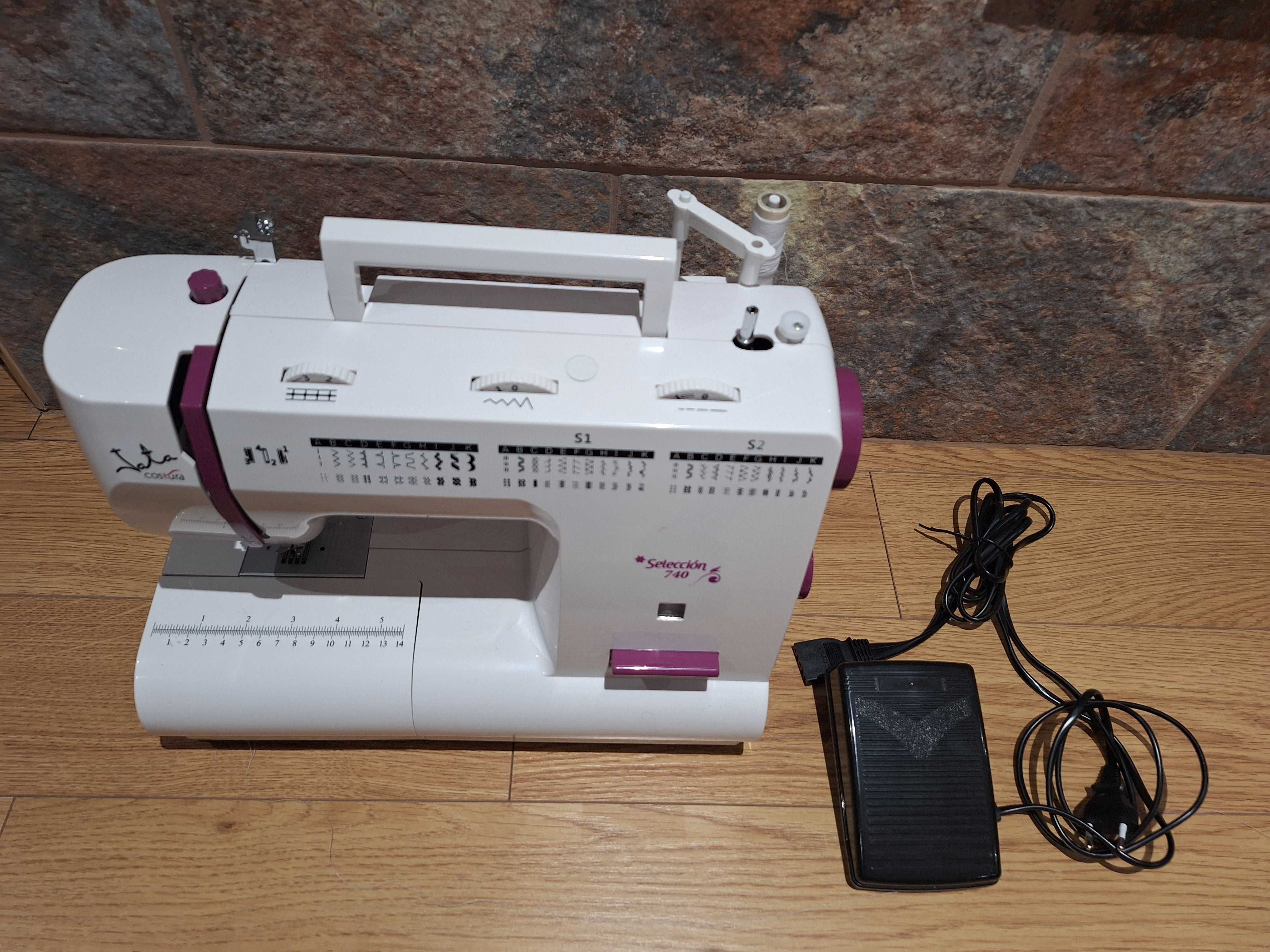 Máquina de costura Jata 740