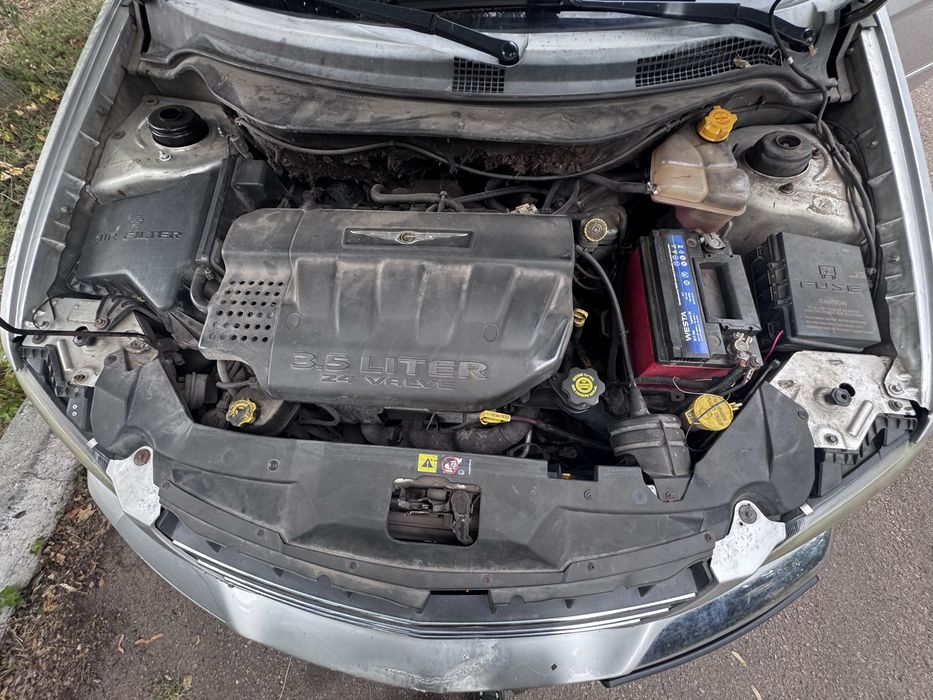 Автомобіль Chrysler Pasifica 2004