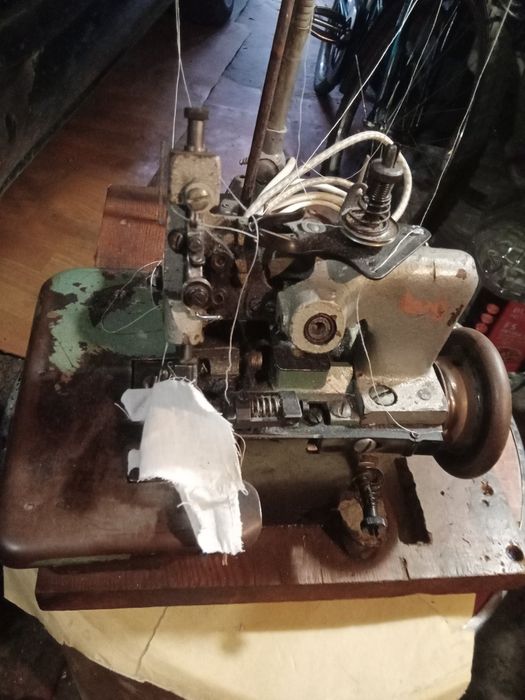 Оверлок 3 нити.б/у