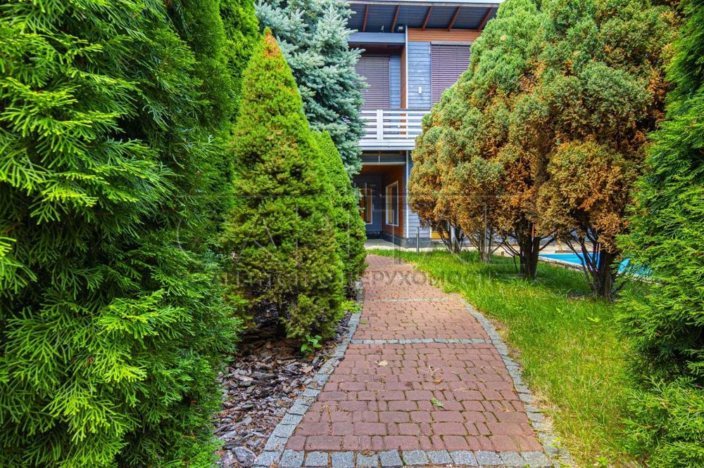 Пропонується в оренду авторський,сімейний будинок на Осокорках 300м2