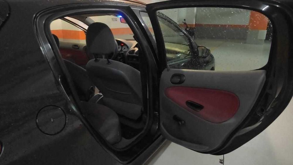 Peugeot 206 1.1cc Hatchback 5 portas de 2001 - Seguro e IUC baratos!