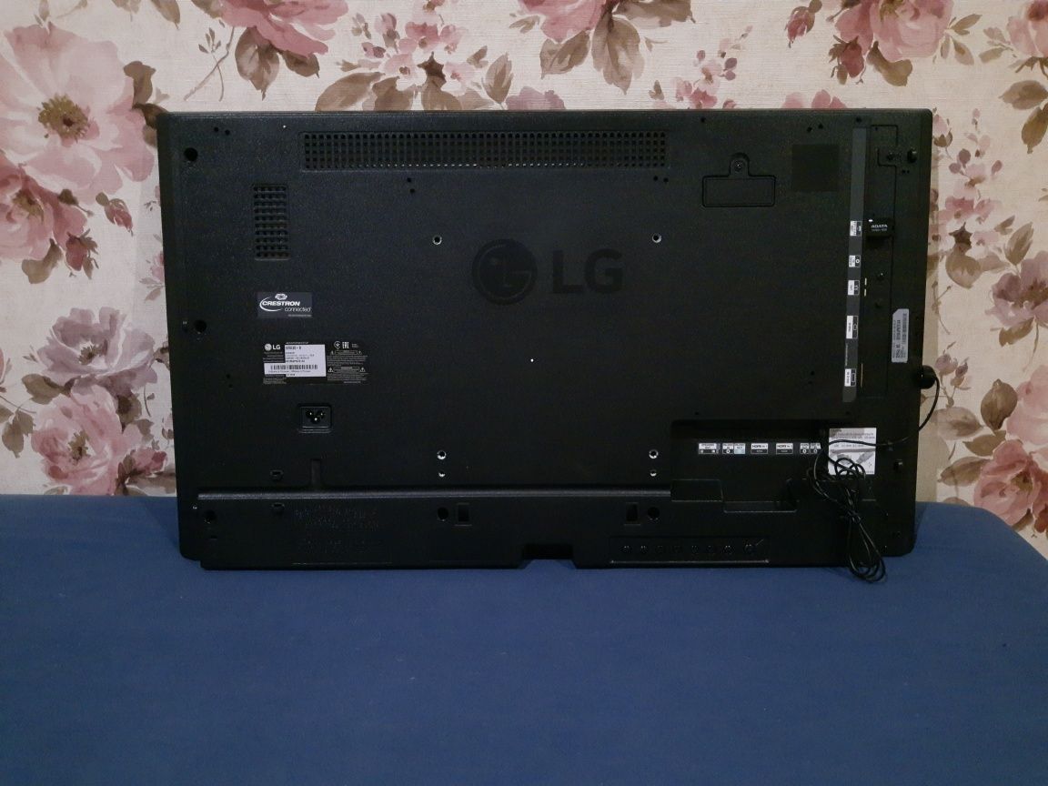 Для бизнеса LCD Панели LG 32SE3D-B