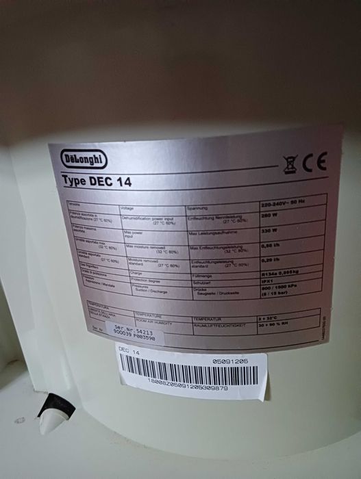 Desumidificador com reservatório de água