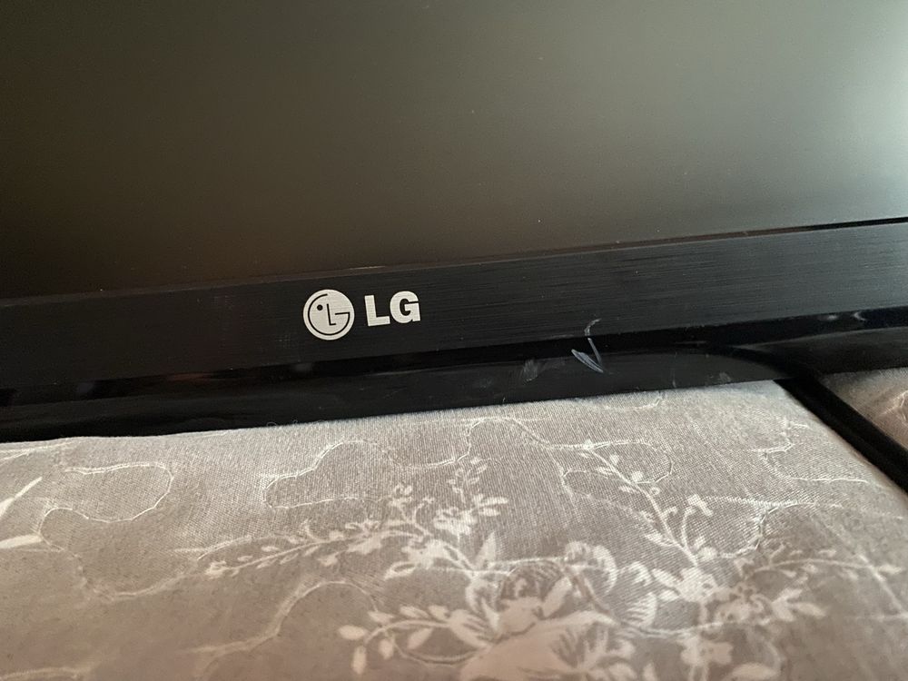 Monitor LG Flatron E2441 24”