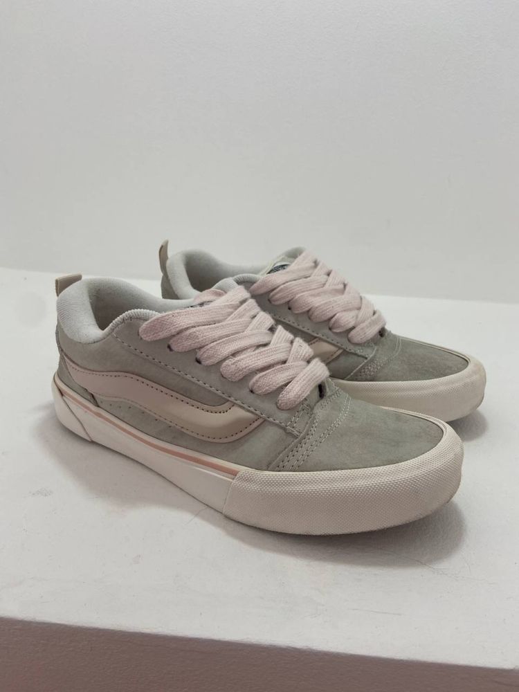 Сіро-рожеві Vans Knu Skool
