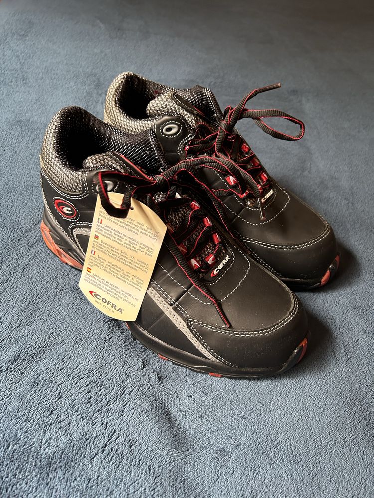 Botas de segurança biqueira de aço. Novas.