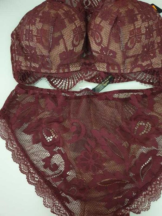 Шикарный сексуальный комплект intimissimi 75 B