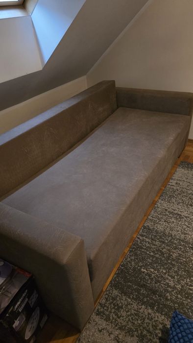 Sofa z funkcją spania I skrzynia na pościel