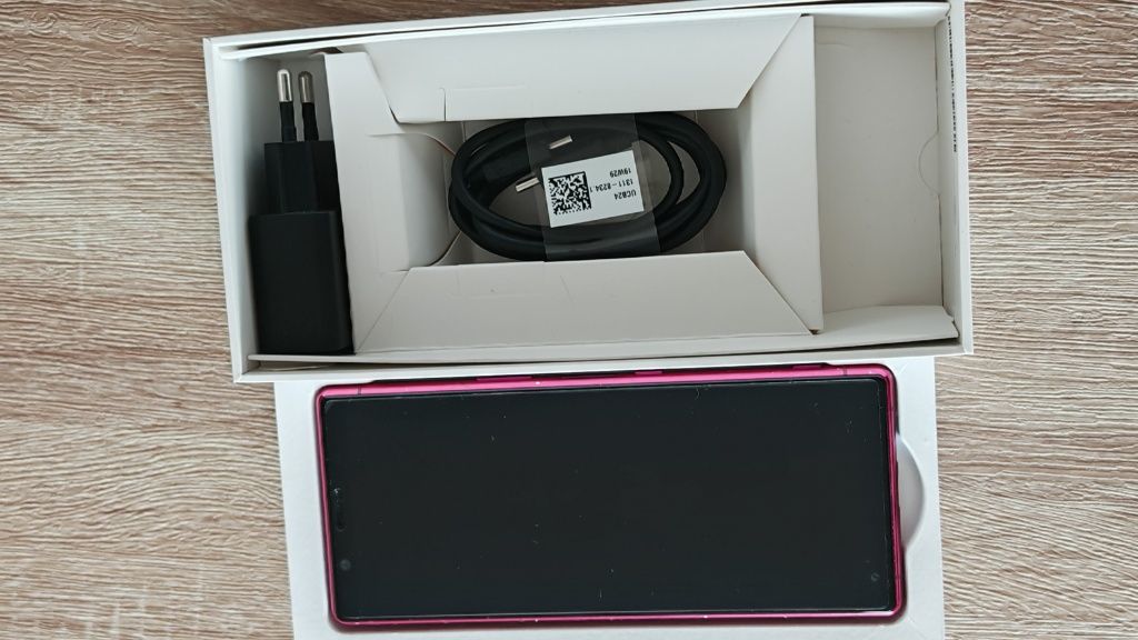 Sony Xperia 5 czerwony DualSIM stan dobry, sprawny