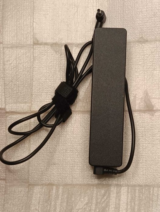 Блок живлення зарядне до ноутбука FUJITSU 19V 3.42A 65W (3.5×1.35mm)