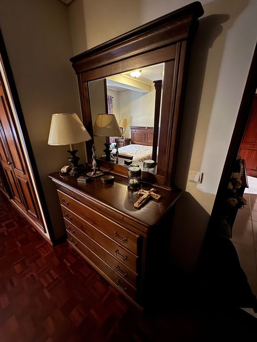 Moveis clássicos de quarto casal.