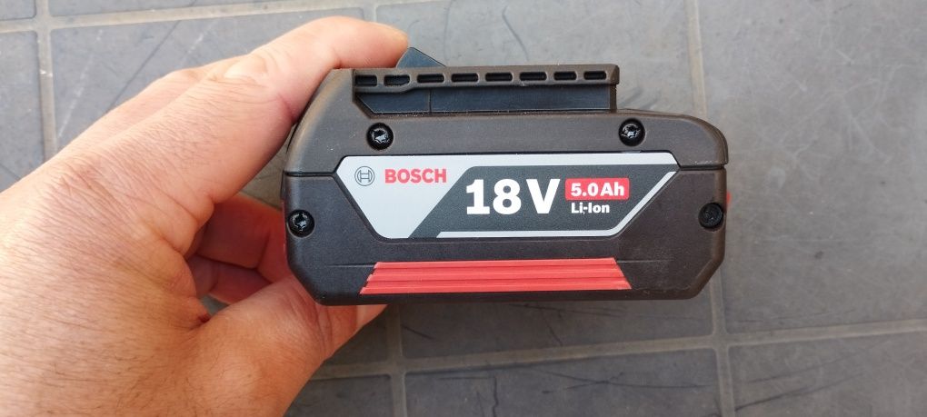 1 Bateria BOSCH  GBA 18 V 5.0 Ah Professional (novas)