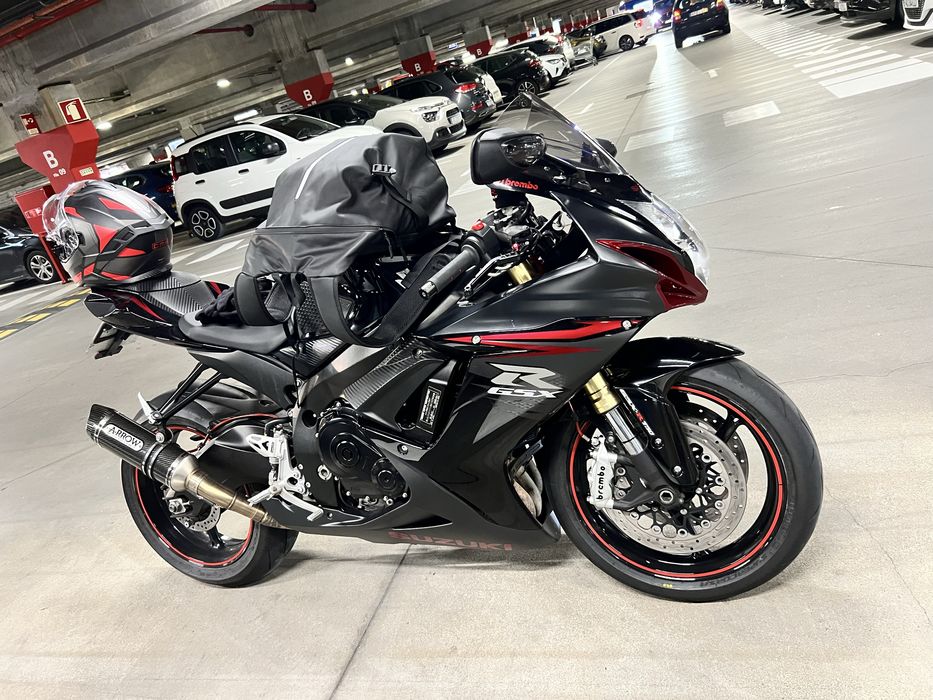 Gsx-R 750 L1 do ano 2011 - Material original incluido