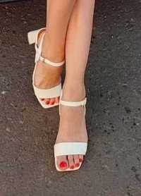 Белые женские летние  босоножки туфли размер 40