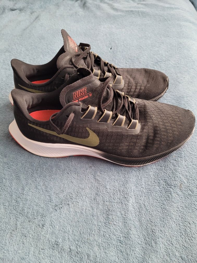 Sprzedam buty nike.
