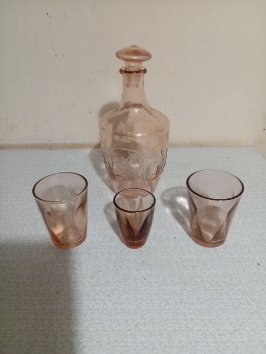 Стеклянная и фарфоровая посуда