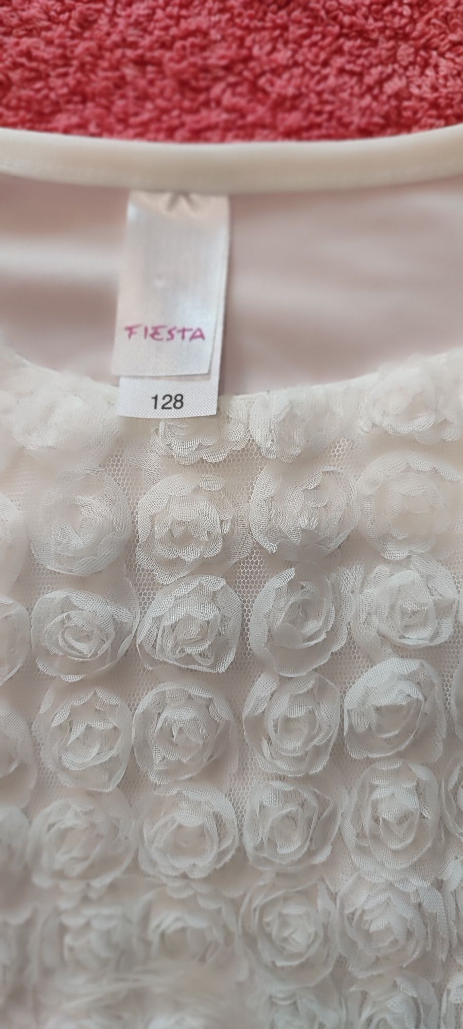 Платье белое р .128 б/у