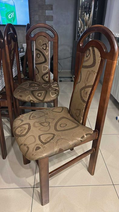 Krzesła używane do salonu