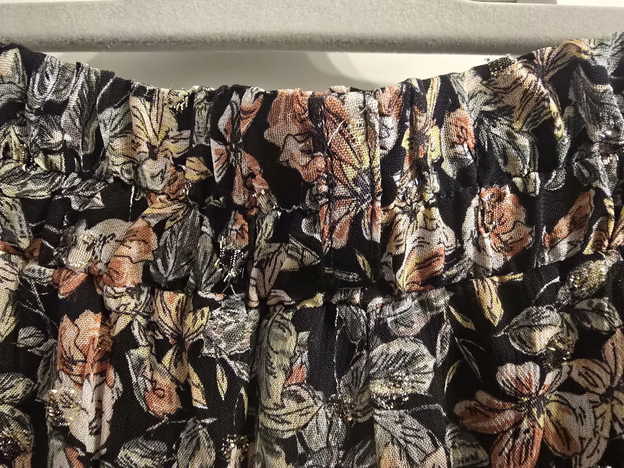 Spódnica w kwiatowy print Zara