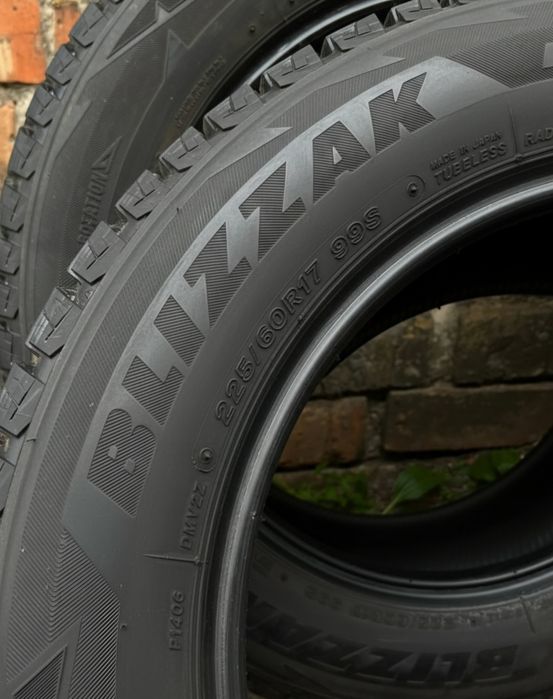 Зимові шини Bridgestone Blizzak DMV2 SUV 225/60 r17 99s