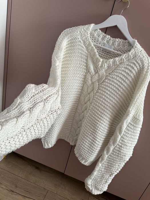 Kremowy sweter warkocz z wełną
