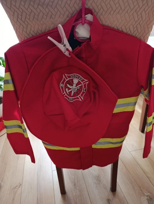 Strój dla chłopca straż pożarna wiek 5/6 lat.