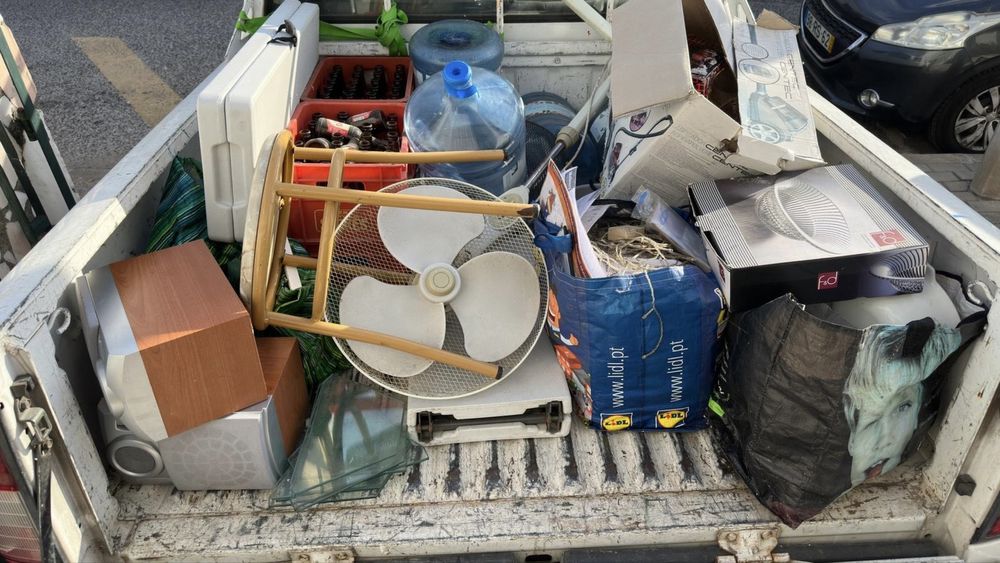 Recolha / limpeza de lojas, armazéns, garagens, casas, etc