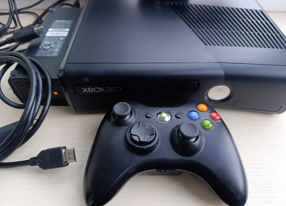 Xbox 360 Slim 250Gb ігри оригінальний джойстик