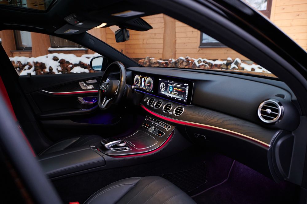 Mercedes-Benz E350. 2020р