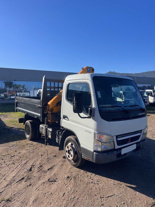 Mitsubishi Canter com grua e báscula