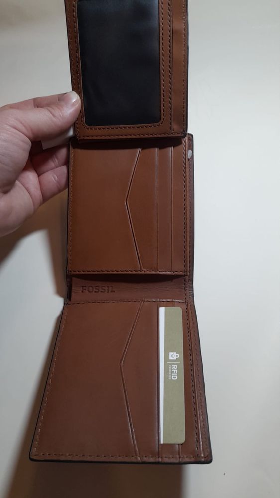 Fossil Portfel na karty i dokumentu