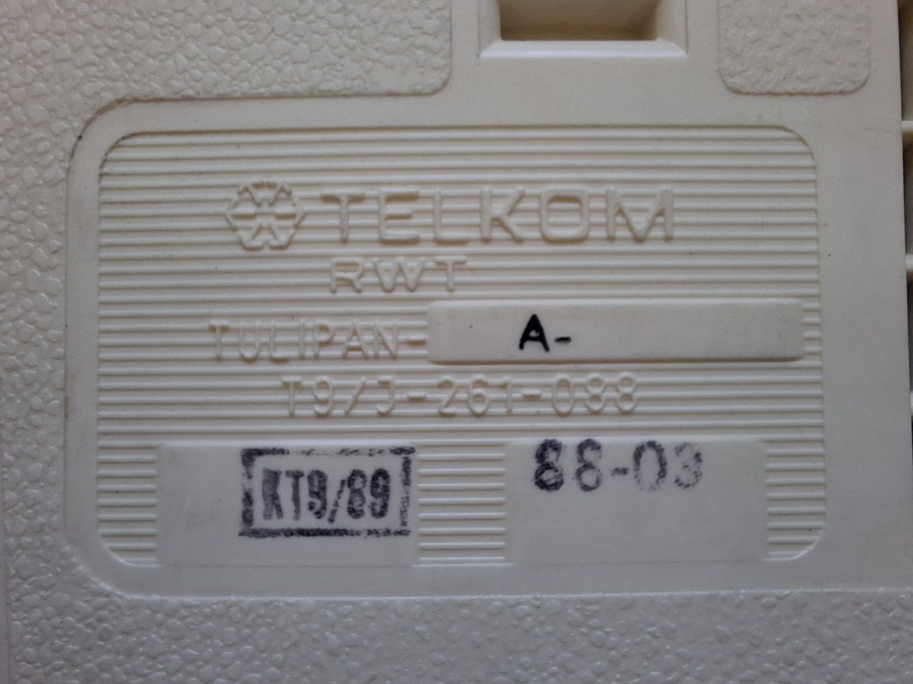 Stary telefon Telkom Tulipan PRL. stacjonarny z tarczą obrotową 1988