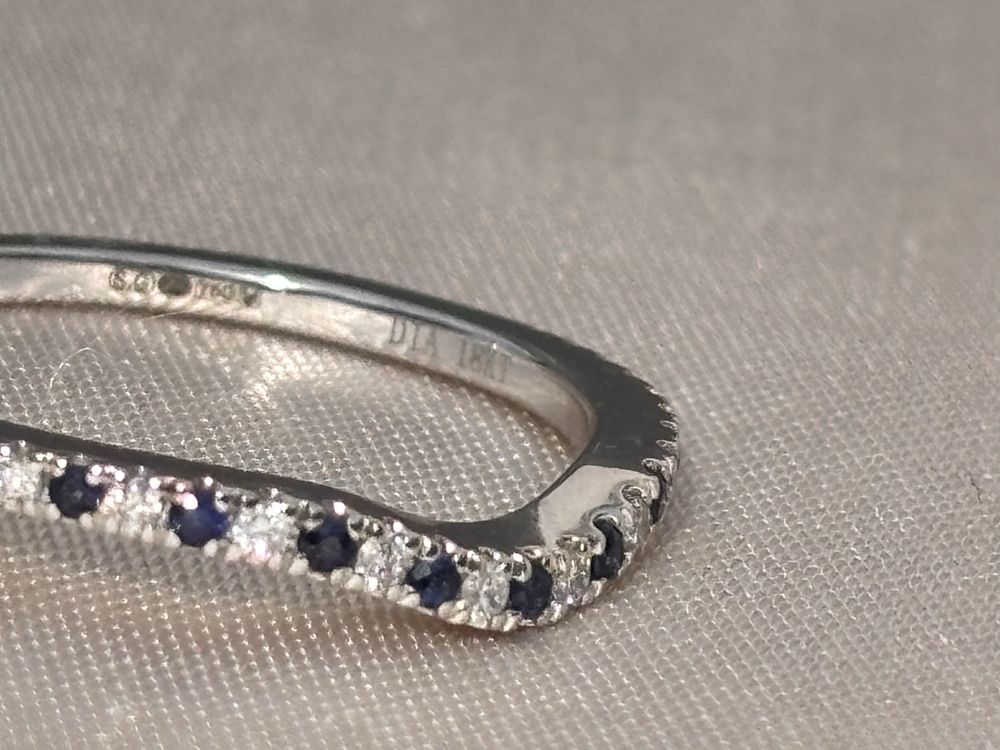 Piekny pierscionek Vera Wang  złoty 750 szafiry i diamenty
