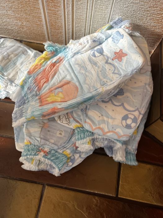 Віддам підгузки для плавання