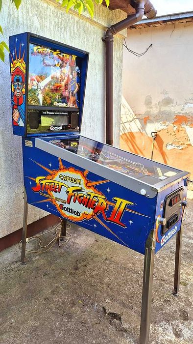 flipper ,pinball Star Trek the Next Generation i Street Fighter II