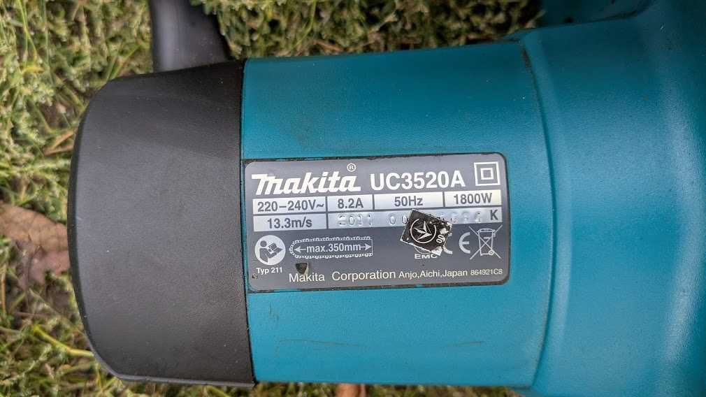 Електропилка Makita UC3520A