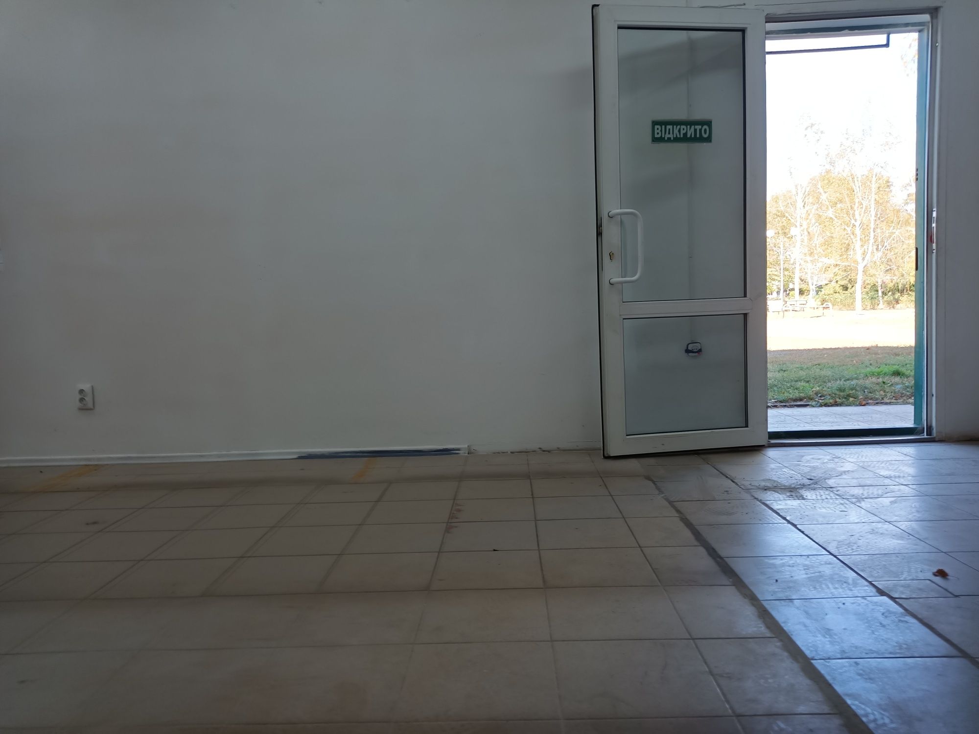Сдам в г.Раздельная. Центр, помещение 40 кв. м. 1 этаж фасад.