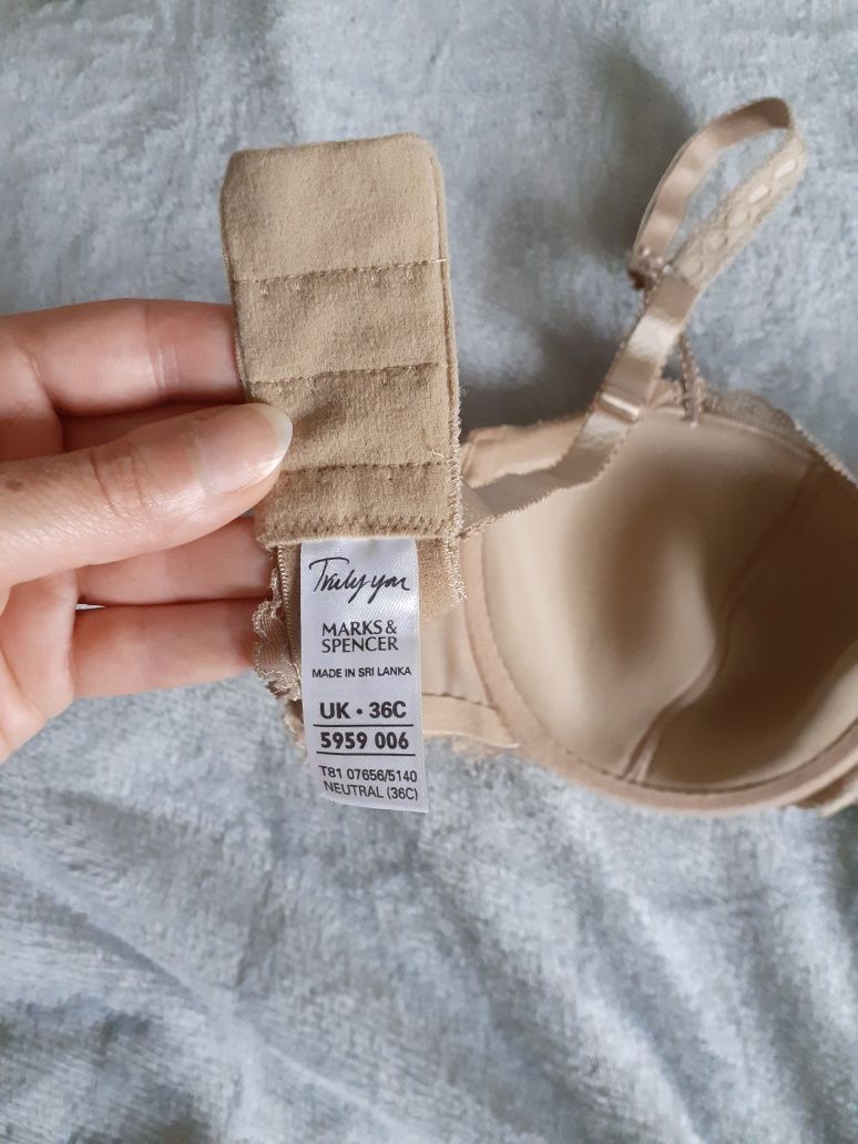 Бюстгальтер новий marks&spencer 36с