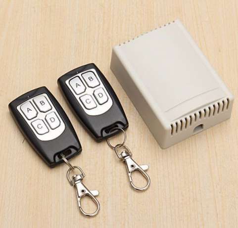 пульт дистанцiйне керування воротами шлагбаумом освiтленням