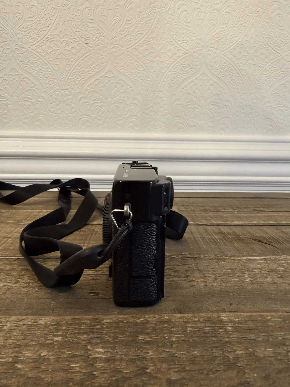Fuji X-Pro3 czarny - mało używany, stan idealny, 4000 klatek, zestaw