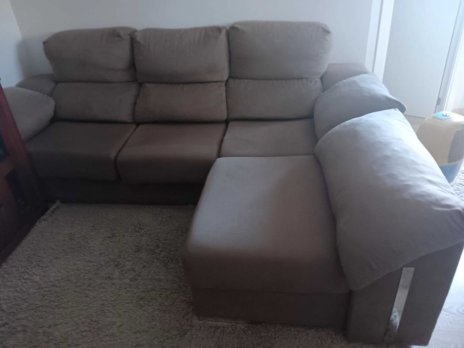 Sofa Cor Taupe em tecido