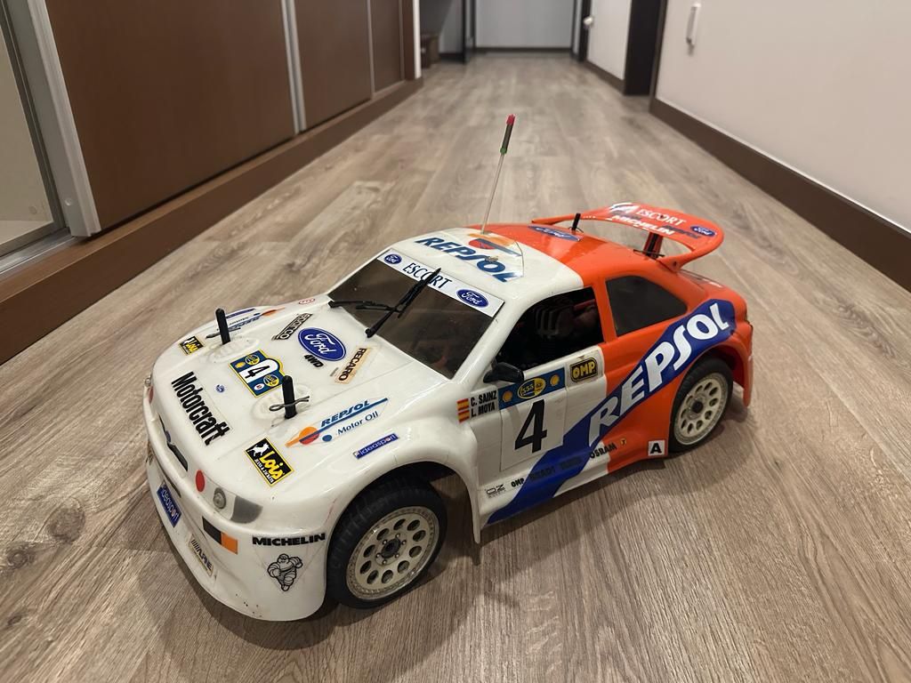 Kyosho escala 1/8